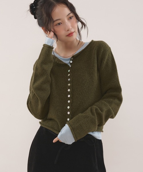 MUHET(ミュエータ)の「rolled edge short cropped knit cardigan / ショート丈ニットボタンカーディガン(カーディガン/ボレロ・レディース・チャコールグレー/アイボリー/カーキ/ブラウン/ピンク・FREE)」の4枚目の写真