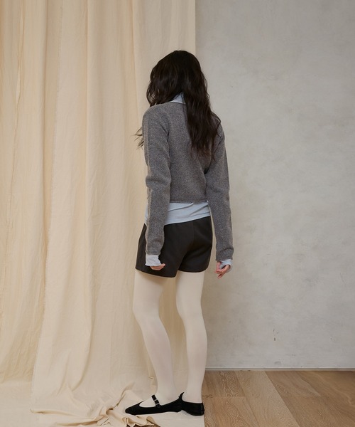 MUHET(ミュエータ)の「rolled edge short cropped knit cardigan / ショート丈ニットボタンカーディガン(カーディガン/ボレロ・レディース・チャコールグレー/アイボリー/カーキ/ブラウン/ピンク・FREE)」の15枚目の写真