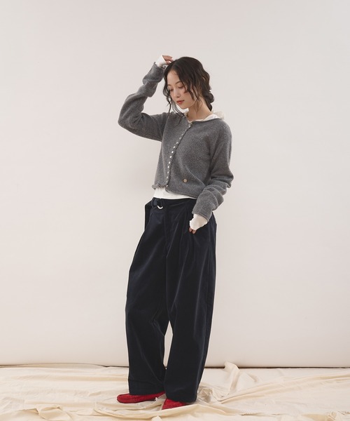 MUHET(ミュエータ)の「rolled edge short cropped knit cardigan / ショート丈ニットボタンカーディガン(カーディガン/ボレロ・レディース・チャコールグレー/アイボリー/カーキ/ブラウン/ピンク・FREE)」の21枚目の写真