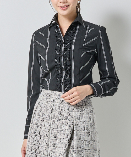 NARACAMICIE（ナラカミーチェ）の「【NARACAMICIE】ストレッチストライプ襟付きフリル長袖シャツ（シャツ/ブラウス・レディース・ホワイト/ブラック・M/L）」の2枚目の写真