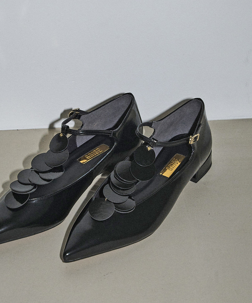 GRISE(グリーズ)の「GRISEポインテッドサークルモチーフフラット(その他シューズ・レディース・ブラック/アイボリー/ネイビー・22cm/22.5cm/23cm/23.5cm/24cm/24.5cm/25cm)」の2枚目の写真