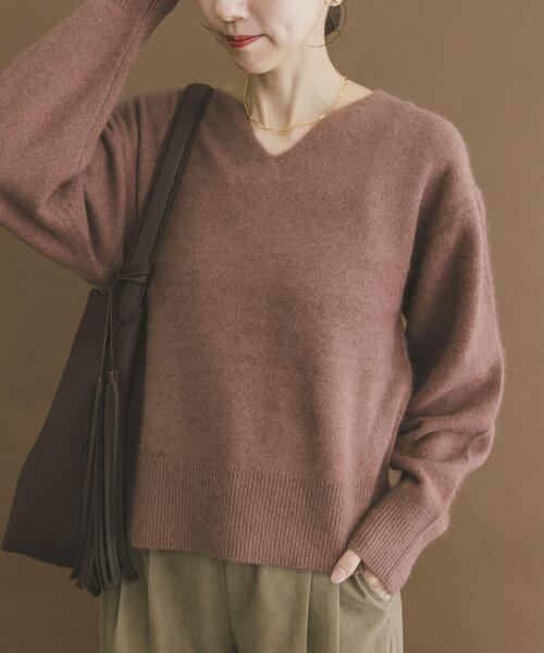 AGNONA ネイビーとベージュのニットセーター ITEMS URBANRESEARCH（アイテムズ アーバンリサーチ）の「ラクーン