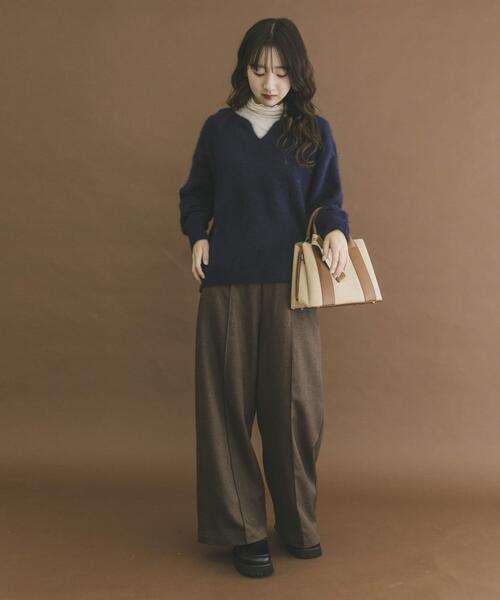 ITEMS URBANRESEARCH(アイテムズ アーバンリサーチ)の「ラクーンキーネックニット(ニット/セーター・レディース・オフホワイト/ベージュ/ネイビー/ピンク・FREE)」の8枚目の写真