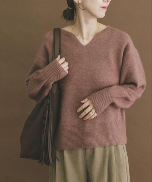 ITEMS URBANRESEARCH(アイテムズ アーバンリサーチ)の「ラクーンキーネックニット(ニット/セーター・レディース・オフホワイト/ベージュ/ネイビー/ピンク・FREE)」の15枚目の写真