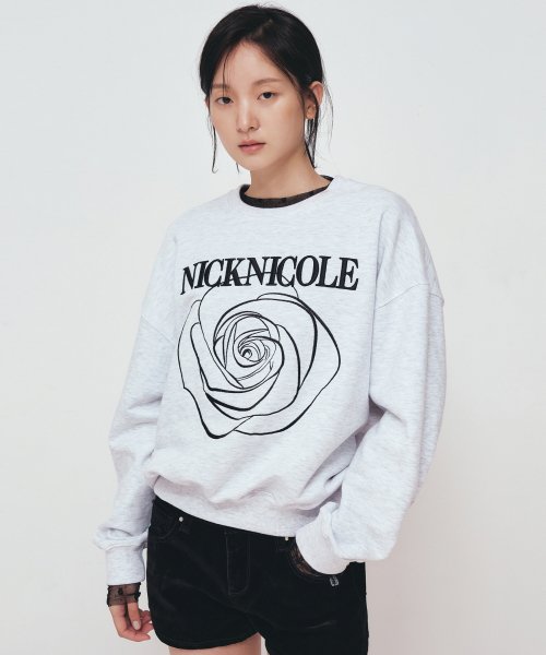 NICK&NICOLE（ニックアンドニコール）の「VOLUME NICOLE ROSE SWEATSHIRT_MELANGE BLACK（スウェット・レディース・その他・FREE）」の3枚目の写真