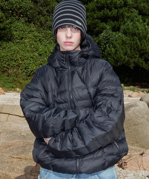 OY(オーワイ)の「『OY/オーワイ』CURVED ZIPPER LIGHTWEIGHT PUFFER JACKET/カーブジップライトウェイトジャケット(ダウンジャケット/コート・レディース・ブラック・L/M)」の6枚目の写真
