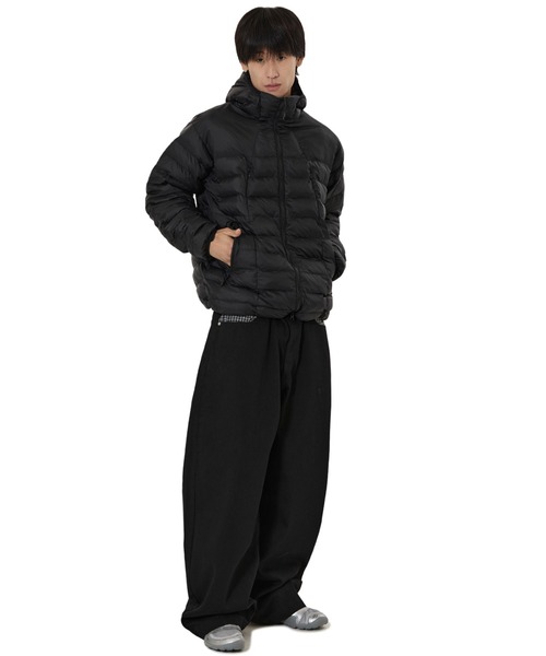 OY(オーワイ)の「『OY/オーワイ』CURVED ZIPPER LIGHTWEIGHT PUFFER JACKET/カーブジップライトウェイトジャケット(ダウンジャケット/コート・レディース・ブラック・L/M)」の9枚目の写真