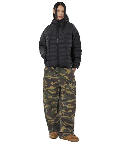 OY(オーワイ)の「『OY/オーワイ』CURVED ZIPPER LIGHTWEIGHT PUFFER JACKET/カーブジップライトウェイトジャケット(ダウンジャケット/コート・レディース・ブラック・L/M)」の10枚目の写真