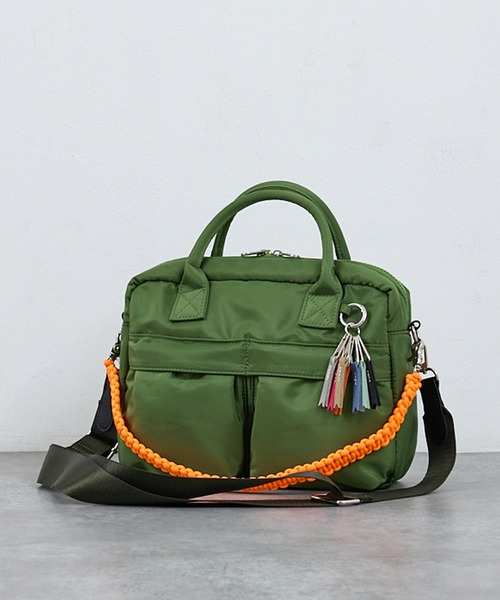 cheek(BAG)(チーク)の「【cheek】w pocket 3way boston カラーコードハンドル 3WAY ナイロン ボストン バッグ(ボストンバッグ・レディース・グレー/ブラック/カーキ/ベージュ・フリー)」の4枚目の写真