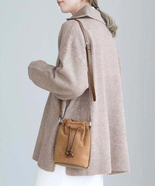 reca（レカ）の「スエードショルダーバッグ（ショルダーバッグ・レディース・ブラック/ブラウン・ONE SIZE）」の9枚目の写真