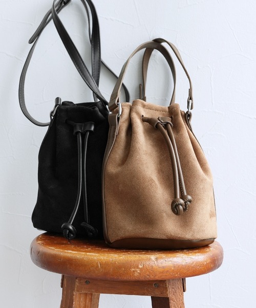 reca（レカ）の「スエードショルダーバッグ（ショルダーバッグ・レディース・ブラック/ブラウン・ONE SIZE）」の3枚目の写真