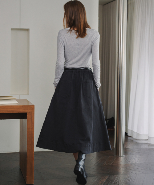 MALOUPE（マロップ）の「3111 起毛カラーデニムスカート (ダークグレー)（スカート・レディース・ダークグレー・SMALL/MEDIUM）」の3枚目の写真