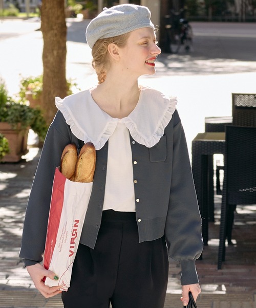 BONLECILL（ボンルシール）の「【マシンウォッシャブル】ゴールド多ボタンちびポケットカーディガン（カーディガン/ボレロ・レディース・イエロー/ブラック×ホワイト/ピンク/レッド/グレー/チャコールグレー/アイボリー・FREE）」の4枚目の写真