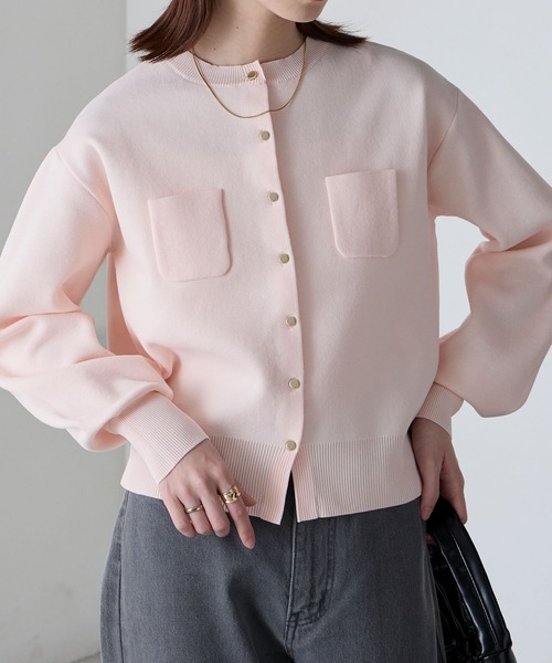 BONLECILL（ボンルシール）の「【マシンウォッシャブル】ゴールド多ボタンちびポケットカーディガン（カーディガン/ボレロ・レディース・イエロー/ブラック×ホワイト/ピンク/レッド/グレー/チャコールグレー/アイボリー・FREE）」の13枚目の写真