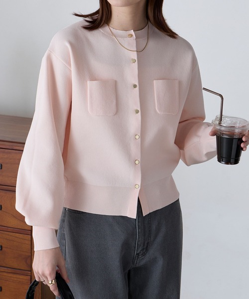 BONLECILL（ボンルシール）の「【マシンウォッシャブル】ゴールド多ボタンちびポケットカーディガン（カーディガン/ボレロ・レディース・イエロー/ブラック×ホワイト/ピンク/レッド/グレー/チャコールグレー/アイボリー・FREE）」の14枚目の写真