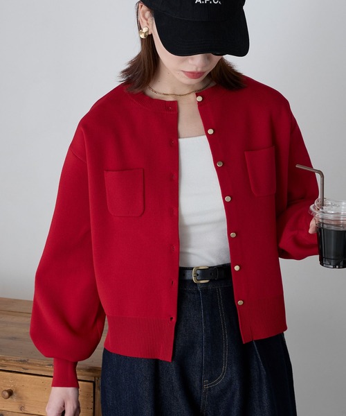 BONLECILL（ボンルシール）の「【マシンウォッシャブル】ゴールド多ボタンちびポケットカーディガン（カーディガン/ボレロ・レディース・イエロー/ブラック×ホワイト/ピンク/レッド/グレー/チャコールグレー/アイボリー・FREE）」の20枚目の写真