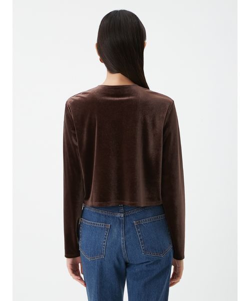 Mila Owen(ミラオーウェン)の「くるみ釦コンパクトベロアカーディガン(カーディガン/ボレロ・レディース・ブラック/アイボリー/ブルー/ブラウン・F)」の8枚目の写真