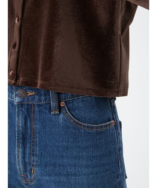 Mila Owen(ミラオーウェン)の「くるみ釦コンパクトベロアカーディガン(カーディガン/ボレロ・レディース・ブラック/アイボリー/ブルー/ブラウン・F)」の11枚目の写真