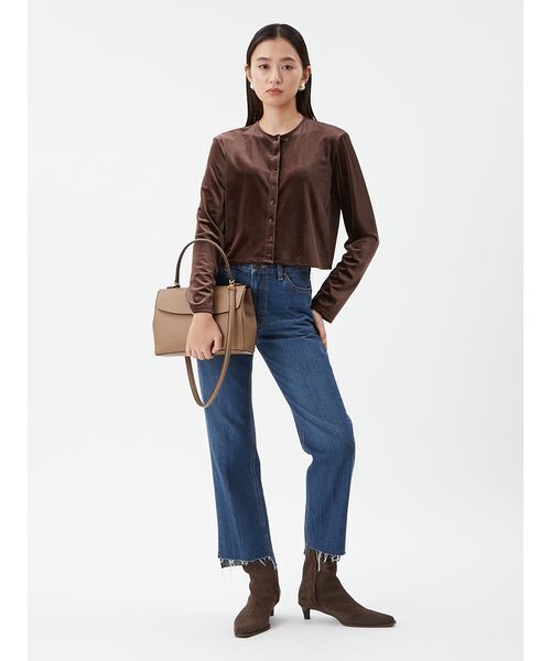 Mila Owen(ミラオーウェン)の「くるみ釦コンパクトベロアカーディガン(カーディガン/ボレロ・レディース・ブラック/アイボリー/ブルー/ブラウン・F)」の12枚目の写真