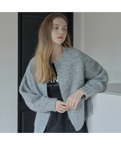 AVANT-G(アバン)の「Round Neck Knit Cardigan - OATMEAL(カーディガン/ボレロ・レディース・グレー/オートミール・FREE)」の2枚目の写真