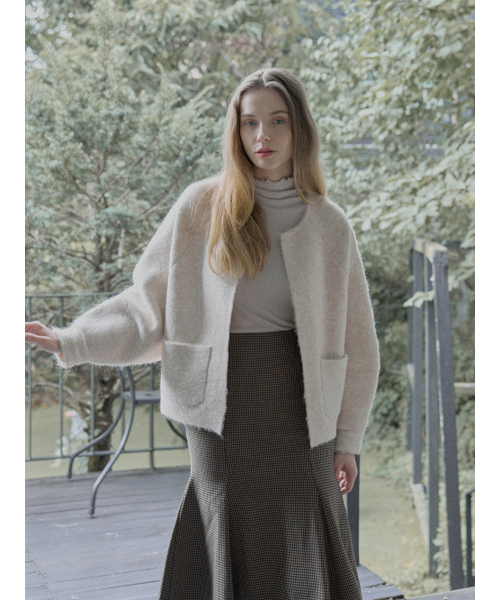 AVANT-G(アバン)の「Round Neck Knit Cardigan - OATMEAL(カーディガン/ボレロ・レディース・グレー/オートミール・FREE)」の4枚目の写真