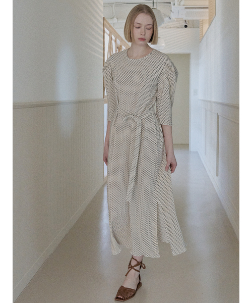 AVANT-G（アバン）の「Dot Pleated Puff Sleeve Dress - Ivory（ワンピース・レディース・その他・FREE）」の2枚目の写真