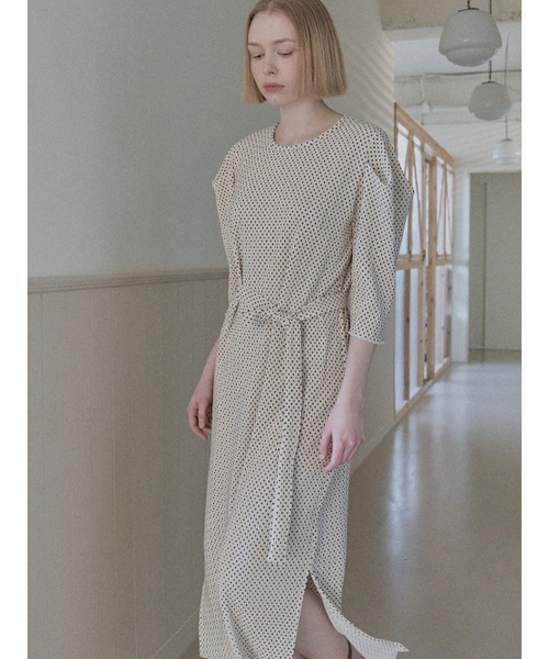 AVANT-G（アバン）の「Dot Pleated Puff Sleeve Dress - Ivory（ワンピース・レディース・その他・FREE）」の4枚目の写真