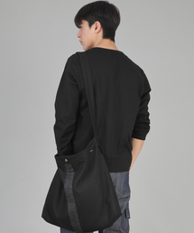 SAINTCREW（セントクルー）の「Boldline Big Size Crossbody Bag LBC-127 Black Denim Black（メッセンジャーバッグ）」