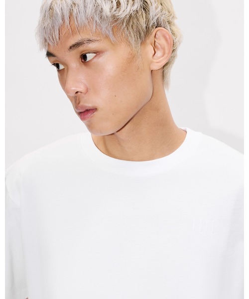KENZO(ケンゾー)の「'Boke Flower 2.0' エンブロイダリー オーバーサイズ Tシャツ イン コットン(Tシャツ/カットソー・メンズ・ホワイト系その他・MEDIUM/LARGE/XX-LARGE/X-LARGE/X-SMALL/SMALL)」の2枚目の写真
