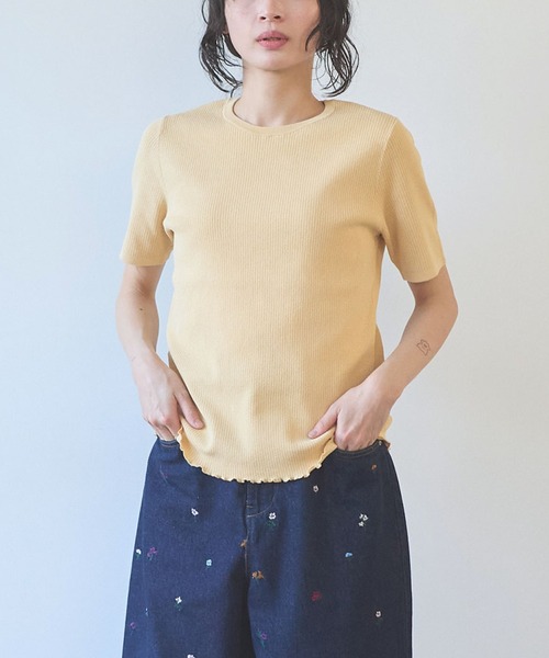 yuni(ユニ )の「●SAKURA pepper/Polyester Knit Tshirt(Tシャツ/カットソー・レディース・オリーブ/グリーン/イエロー/ブラック・FREE)」の4枚目の写真