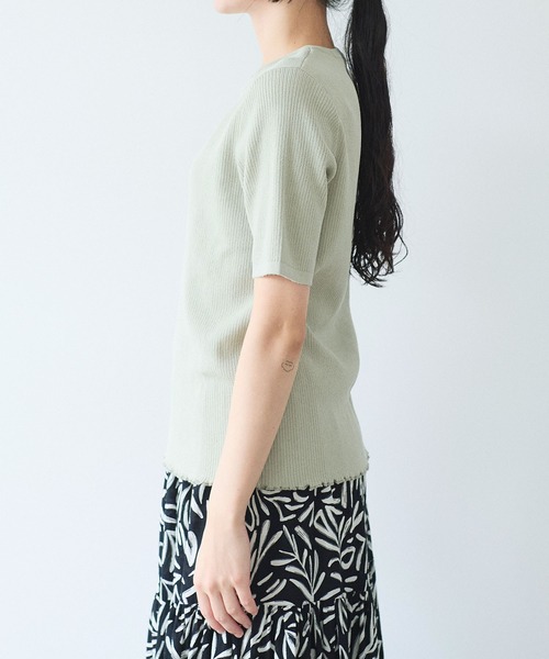 yuni(ユニ )の「●SAKURA pepper/Polyester Knit Tshirt(Tシャツ/カットソー・レディース・オリーブ/グリーン/イエロー/ブラック・FREE)」の12枚目の写真