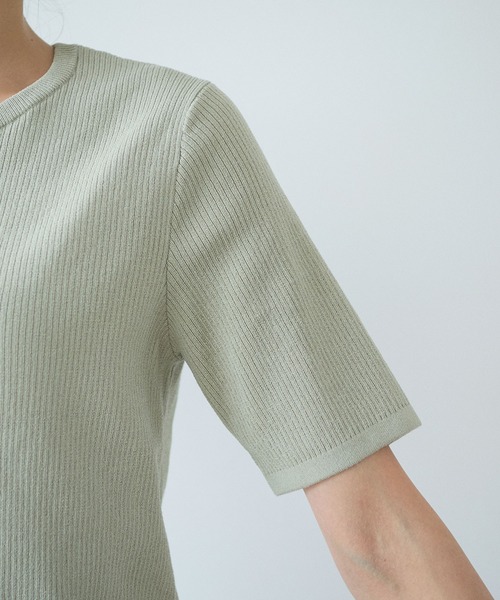 yuni(ユニ )の「●SAKURA pepper/Polyester Knit Tshirt(Tシャツ/カットソー・レディース・オリーブ/グリーン/イエロー/ブラック・FREE)」の15枚目の写真