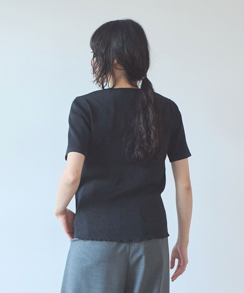 yuni(ユニ )の「●SAKURA pepper/Polyester Knit Tshirt(Tシャツ/カットソー・レディース・オリーブ/グリーン/イエロー/ブラック・FREE)」の21枚目の写真