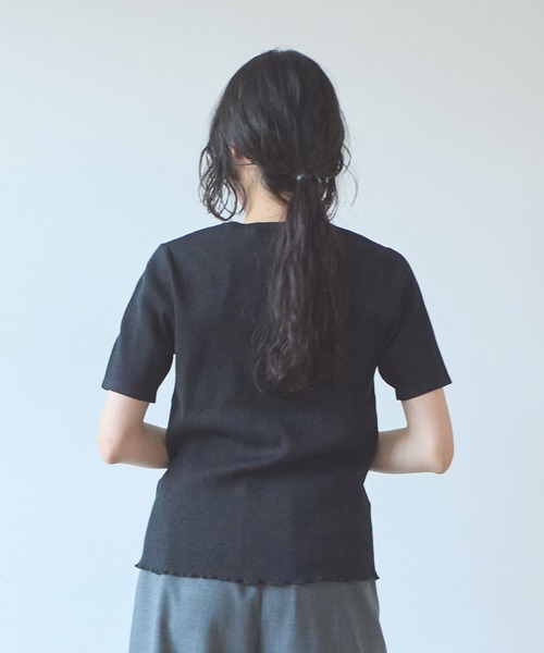 yuni(ユニ )の「●SAKURA pepper/Polyester Knit Tshirt(Tシャツ/カットソー・レディース・オリーブ/グリーン/イエロー/ブラック・FREE)」の22枚目の写真