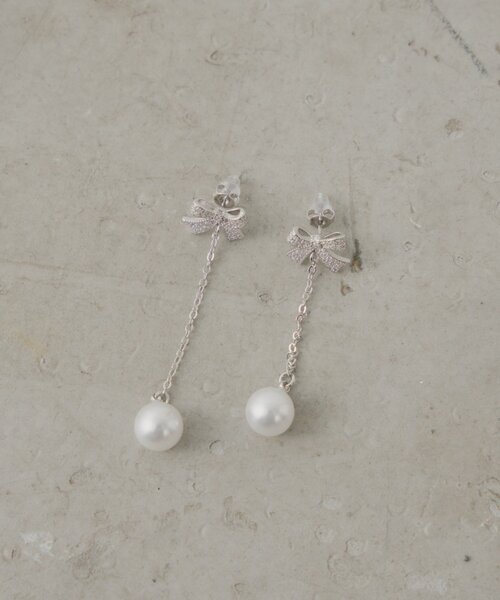 Chico（チコ）の「ドロップパールリボンピアス（ピアス（両耳用）・レディース・ゴールド/シルバー・FREE）」の4枚目の写真