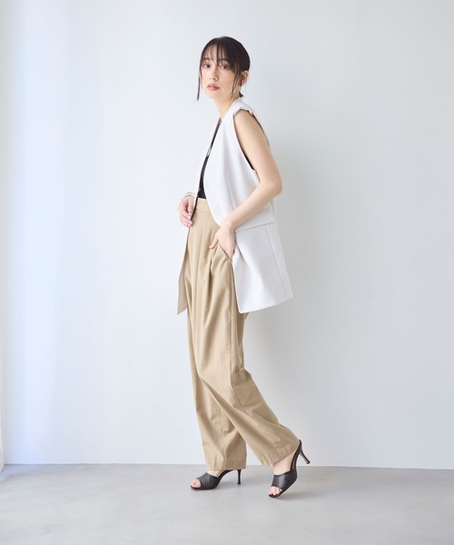 SEVEN TWELVE THIRTY(セヴントゥエルヴサーティー)の「LovelyWalk レザーパンチングミュール(サンダル・レディース・ホワイト/ブラウン/ブラック・22cm/22.5cm/23cm/23.5cm/24cm/24.5cm)」の11枚目の写真