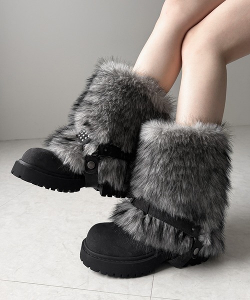 me+em select(ミームセレクト)の「【 2way 】ボリュームフェイクファースタッズベルトブーツ / volume fake fur studded belt boots(ブーツ・レディース・アイボリー/ブラック・38/39/37/40)」の18枚目の写真