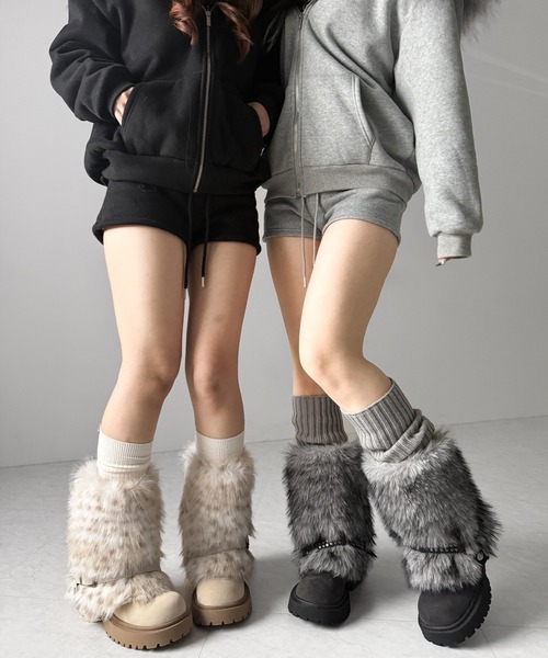 me+em select(ミームセレクト)の「【 2way 】ボリュームフェイクファースタッズベルトブーツ / volume fake fur studded belt boots(ブーツ・レディース・アイボリー/ブラック・38/39/37/40)」の13枚目の写真