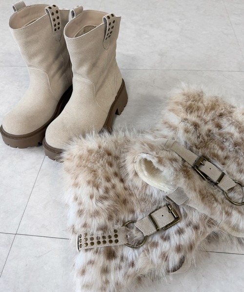me+em select(ミームセレクト)の「【 2way 】ボリュームフェイクファースタッズベルトブーツ / volume fake fur studded belt boots(ブーツ・レディース・アイボリー/ブラック・38/39/37/40)」の9枚目の写真