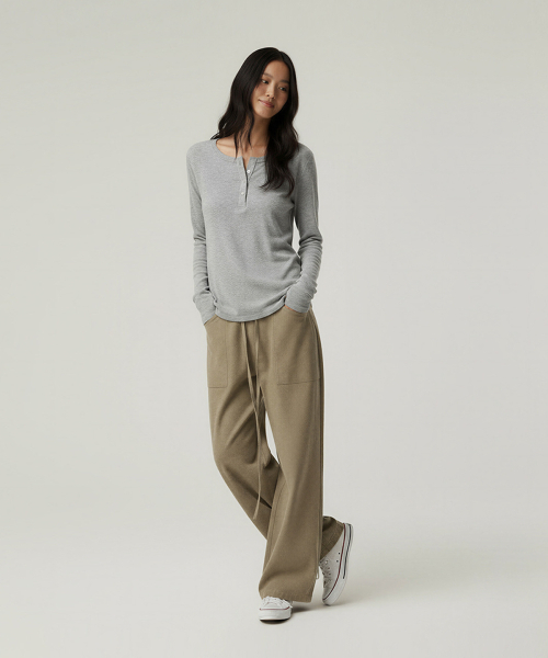 BUTTON SEOUL（ボタンソウル）の「[ウィメンズ] ライオセルソフトストレッチヘンリーネックロングスリーブTシャツ(4 COLORS)（Tシャツ/カットソー・レディース・ブラック/アイボリー/スカイブルー/ライトグレー・SMALL/MEDIUM/LARGE）」の12枚目の写真