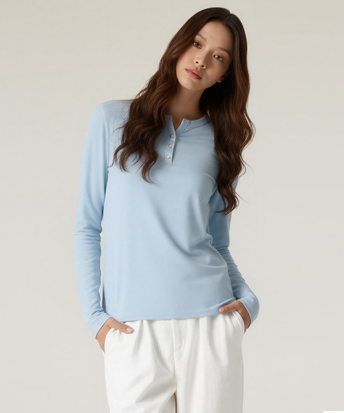 BUTTON SEOUL（ボタンソウル）の「[ウィメンズ] ライオセルソフトストレッチヘンリーネックロングスリーブTシャツ(4 COLORS)（Tシャツ/カットソー・レディース・ブラック/アイボリー/スカイブルー/ライトグレー・SMALL/MEDIUM/LARGE）」の11枚目の写真