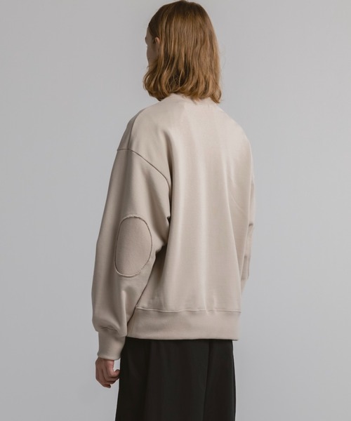 CINOH(チノ)の「HELENE SWEAT ELBOW PATCH DETAIL PULLOVER(スウェット・メンズ・ベージュ/ブラック・46/38)」の10枚目の写真