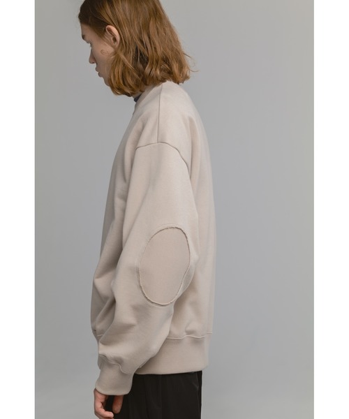 CINOH(チノ)の「HELENE SWEAT ELBOW PATCH DETAIL PULLOVER(スウェット・メンズ・ベージュ/ブラック・46/38)」の12枚目の写真