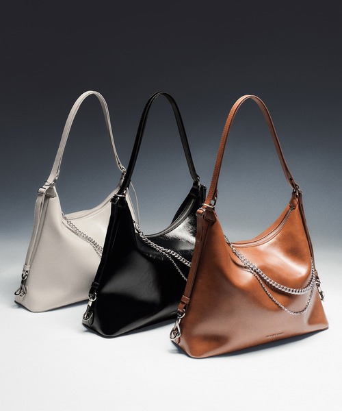 CHARLES & KEITH(チャールズ & キース)の「Atwood アトウッド チェーンホーボーバッグ(ショルダーバッグ・レディース・サンドグレー/スミクロ・L)」の10枚目の写真