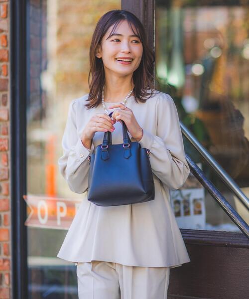 ITS'DEMO（イッツデモ）の「＜楽もち＞軽量PU三層2WAYトート（ハンドバッグ・レディース・ワインレッド/ライトグレー/ブラック・00）」の4枚目の写真