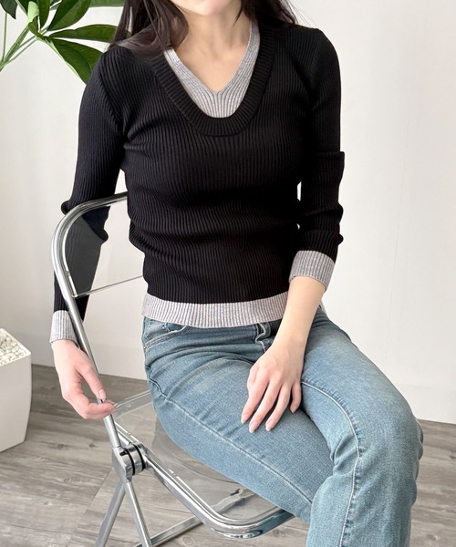 Amulet(アミュレット)の「一枚でレイヤードが完成する大人の抜け感◎レイヤード風Vネックリブニット(ニット/セーター・レディース・グレー/ブラック・FREE)」の20枚目の写真