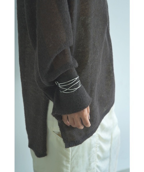 marjour(マージュール)の「CROSS LINE WIRE BANGLE(バングル/リストバンド・レディース・シルバー/ゴールド・FREE)」の17枚目の写真