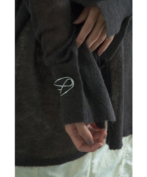 marjour(マージュール)の「CROSS LINE WIRE BANGLE(バングル/リストバンド・レディース・シルバー/ゴールド・FREE)」の12枚目の写真