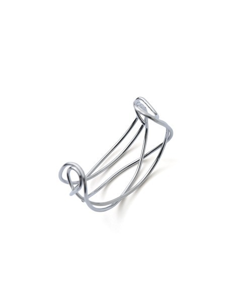 marjour(マージュール)の「CROSS LINE WIRE BANGLE(バングル/リストバンド・レディース・シルバー/ゴールド・FREE)」の9枚目の写真