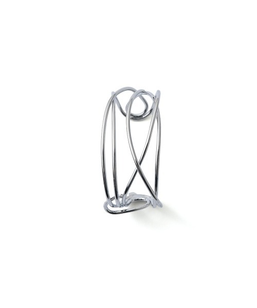 marjour(マージュール)の「CROSS LINE WIRE BANGLE(バングル/リストバンド・レディース・シルバー/ゴールド・FREE)」の3枚目の写真